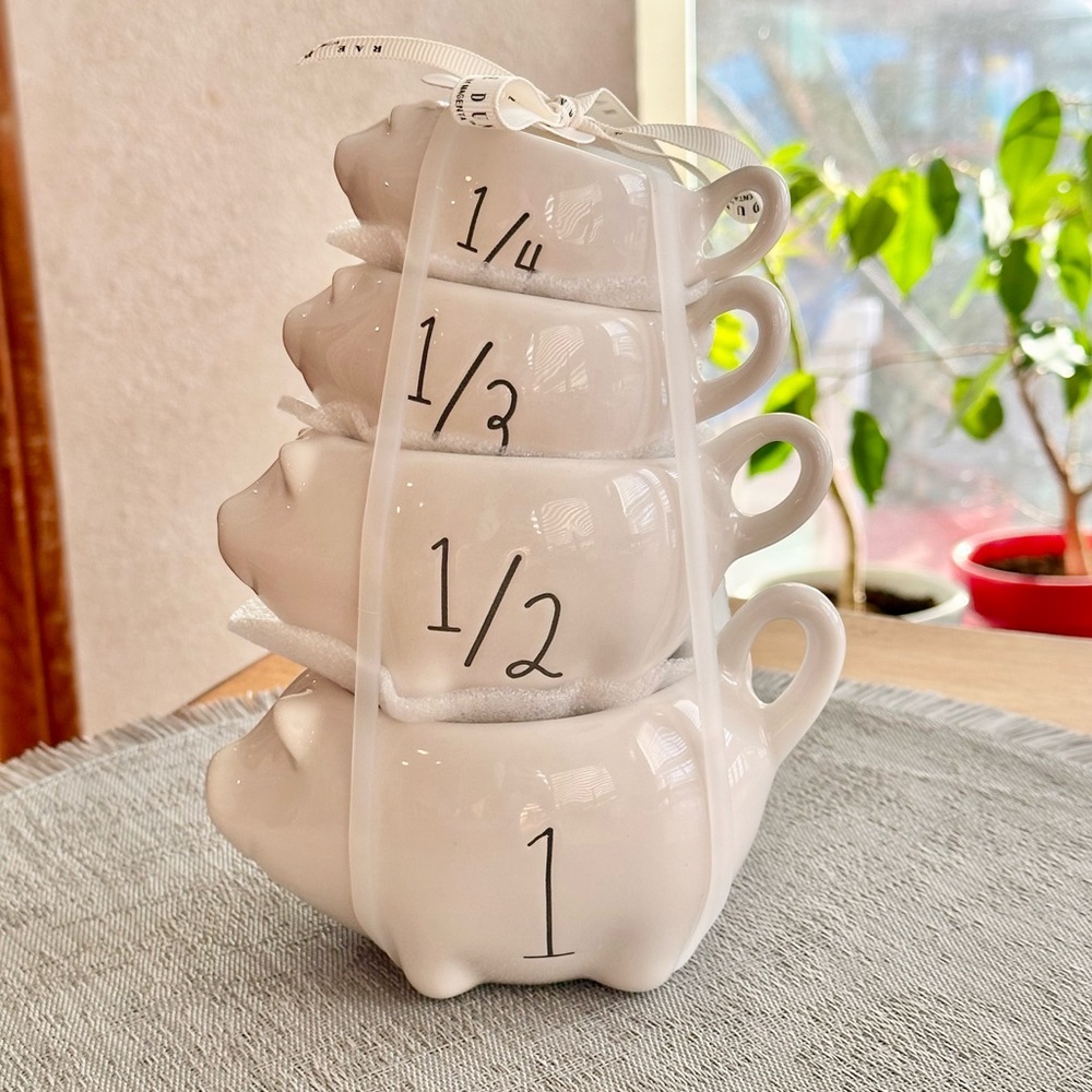 Rae Dunn PIG Shaped Set of 4 Ceramic Measuring Cups BRAND NEW!